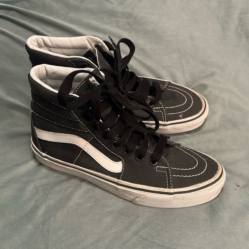 Vans Black and White Classic skate Sneakers